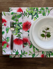 Load image into Gallery viewer, Floral Placemats
